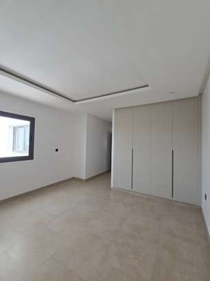 APPARTEMENT NEUF F4 À FANN MERMOZ image 1