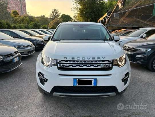Land  Rover Discovery Sport image 2