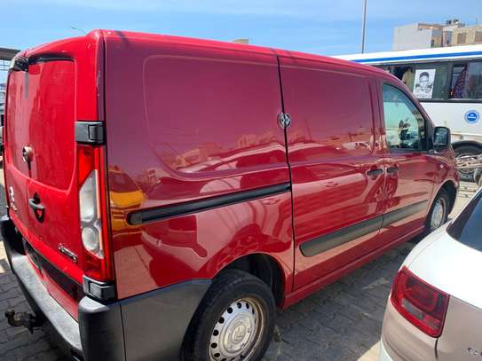 Citroën Jumpy utilitaire rouge manuel climatisé image 3