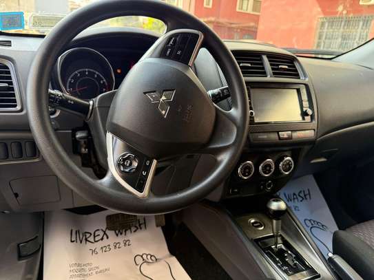 Mitsubishi outlander image 6
