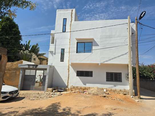 Particulier Vend Superbe villa a Saly R+1 image 1