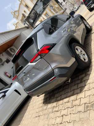 TOYOTA RAV 4 Hybrid image 2