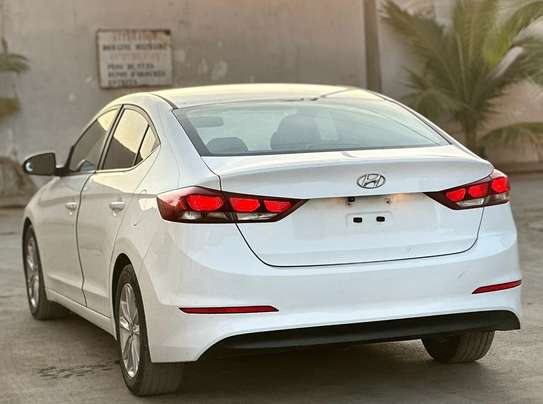Hyundai Elantra 2017 image 1
