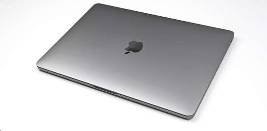 MacBook Pro 2017 i5 image 1