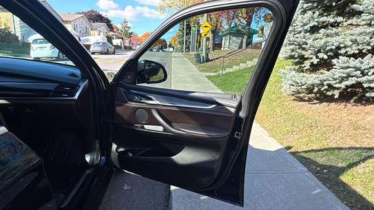 BMW X5 Luxury image 15