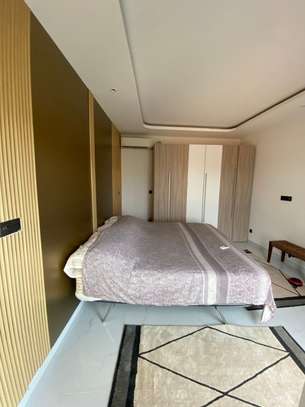 APPARTEMENT MEUBLÉ F3 A LOUER AU POINT E (Piscine Olympique) image 1