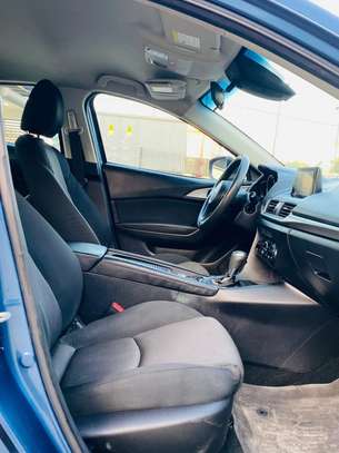 MAZDA 3 2018 image 4
