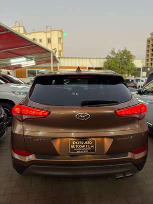 Hyundai Tucson limited image 6