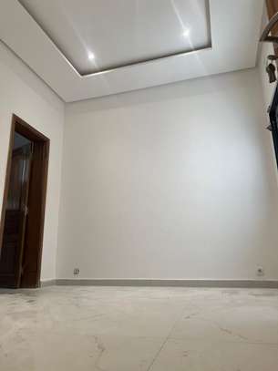 Appartement f4 à louer à la cité djily mbaye (immeuble neuf) image 5
