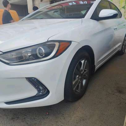 Hyundai elantra image 1