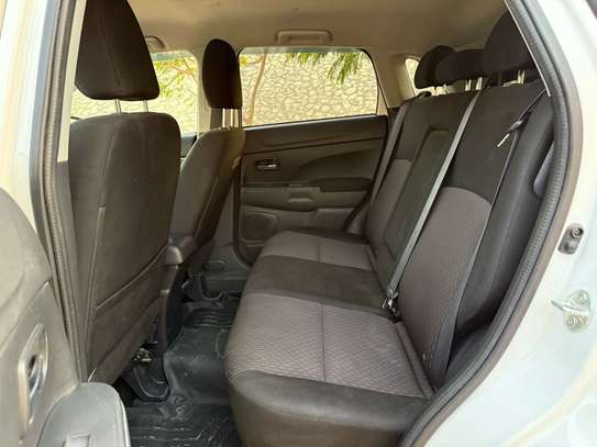 2017 Mitsubishi Outlander image 10