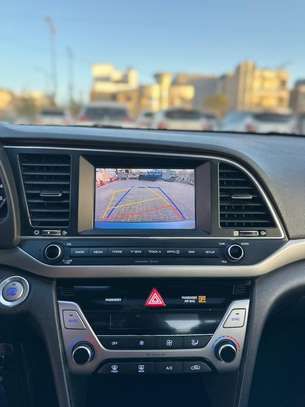 Hyundai Elantra 2017 image 3