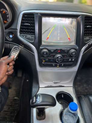 Jeep Grand Cherokee image 4