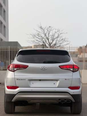 HYUNDAI TUCSON 2017 image 8