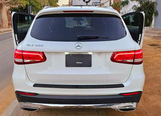 2018 Mercedes GLC 300 image 2
