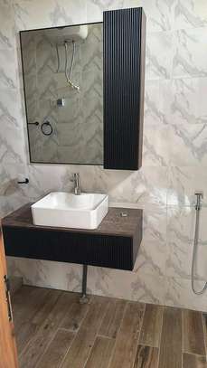 Maison moderne 5 chambres 4 salles de bain lumineuse image 13