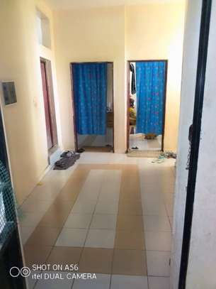 VILLA R+1 A VENDRE A KEUR MASSAR image 2
