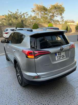 TOYOTA RAV4 2018 image 6