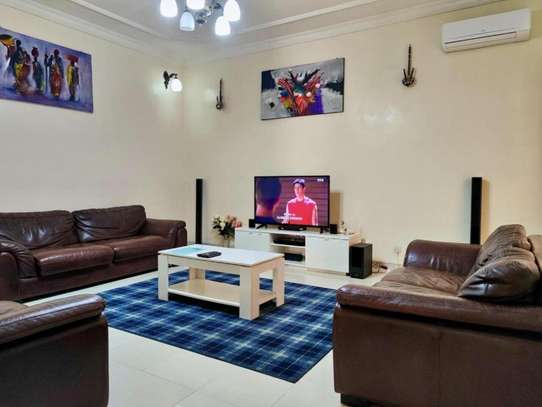 Grand T3 Résidence Amani-VDN Exclusive–2 Chambres, Parking image 9