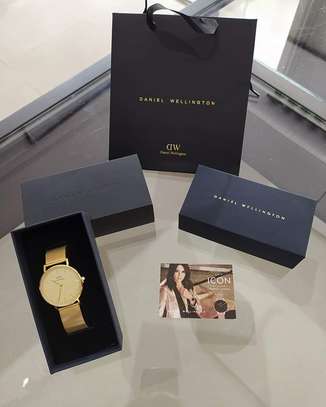 Montre Daniel Wellington – Avec Boîte & Sac Officiel image 3