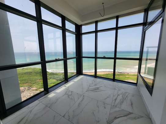 Superbe appartement en bord de mer au Plateau image 2