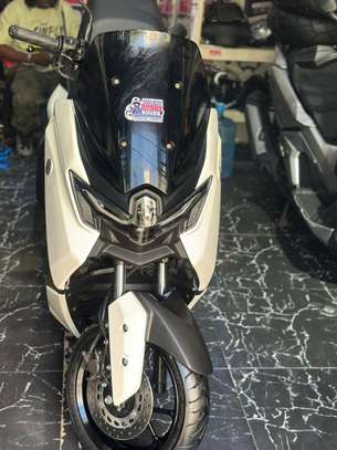Nmax 125 2025 avec cmc image 13
