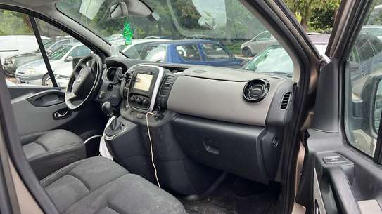 Renault Trafic 2017 9 places image 7