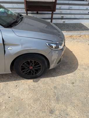 Peugeot 301 essence à vendre à un bon prix. image 7