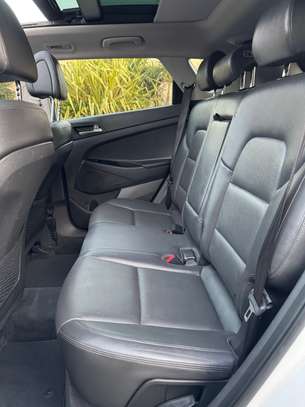 Hyundai Tucson 2.0 image 9