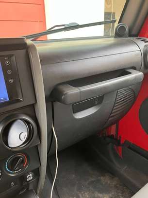 Jeep 4x4 image 2
