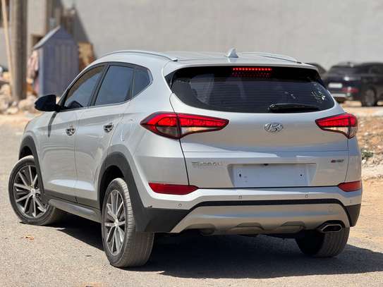 Hyundai Tucson image 4