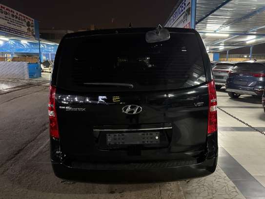 Huyndai Starex 12 pls VIP black image 7