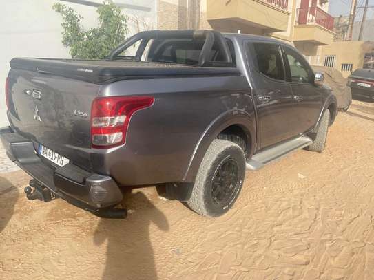 Mitsubishi L200 image 5