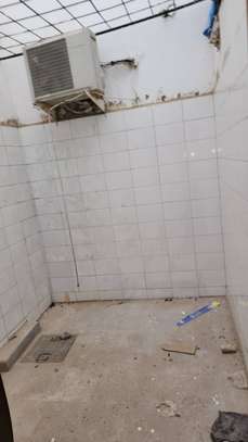 Villa R+1 , F6 à louer aux mamelles image 2