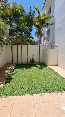 DUPLEX F5 INDEPENDANT AU COEUR DES ALMADIES image 2