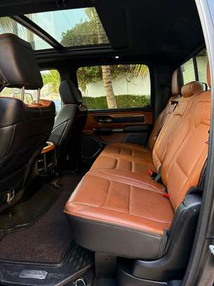 DODGE RAM image 7