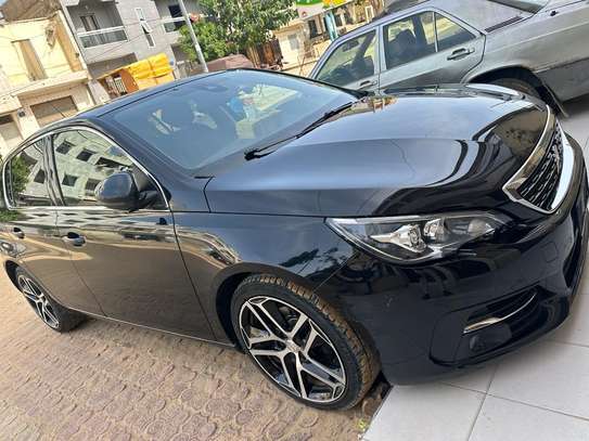 Peugeot 308 année 2018 image 1