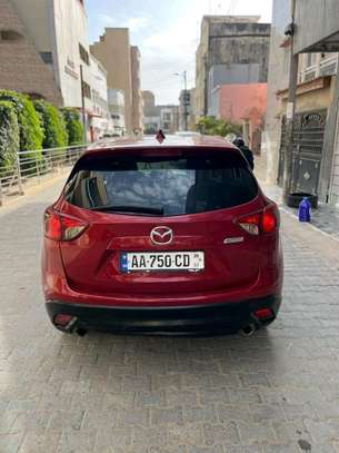 Mazda CX-5 SUV rouge dynamique polyvalent image 4