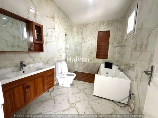 Appartements de type F4 et F5 à louer aux almadies image 4