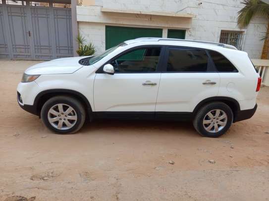 kia sorento image 4