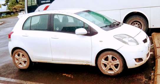 Toyota yaris 2015 image 3