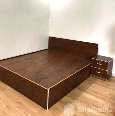 Lit en bois image 1