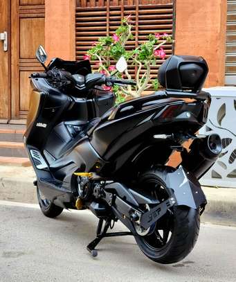 YAMAHA TMAX DX 2019 image 3