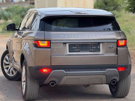 Range rover évoque corée image 6