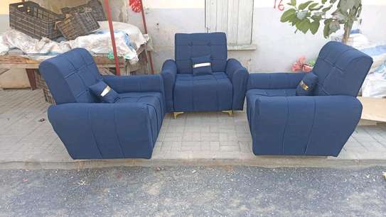Trois fauteuils à vendre image 1