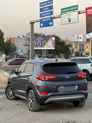 Hyundai Tucson image 3