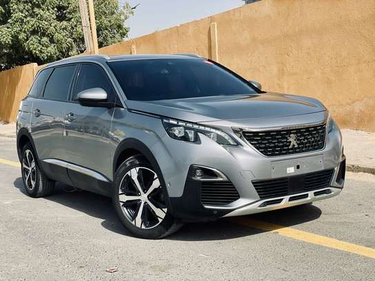 PEUGEOT 5008 2018 image 1
