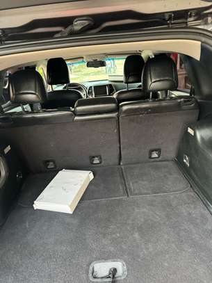 Jeep cherokee image 9