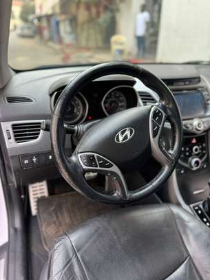 Hyundai Elantra image 4