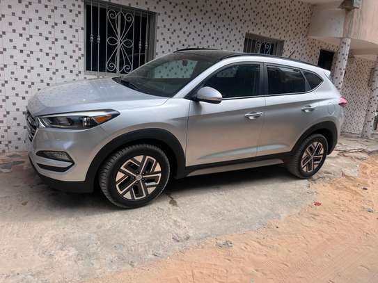 Hyundai Tucson limited image 3